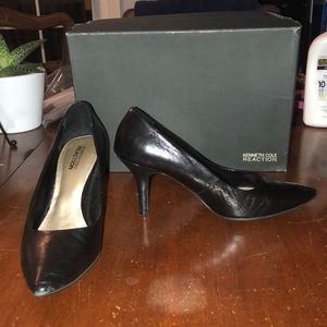 Kenneth Cole Reaction Black Quick Snap Heels